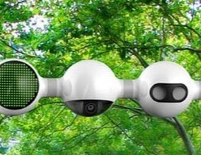 Poste de tráfico inteligente con cámara y panel LED